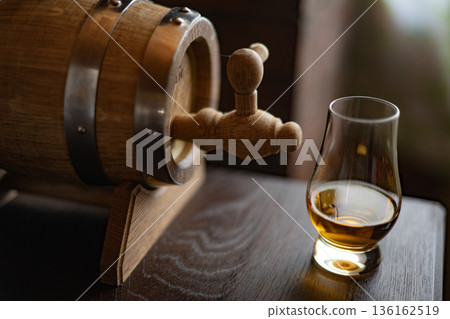 Barrel Aging Image: Whiskey, Copy Space, Bar, Accessories, Miscellaneous Goods, Mini Barrel, Oak, Mizunara Barrel 136162519