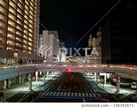 夜幕下的下關:車站前的道路 夜幕下的下關:車站前的道路 136162671