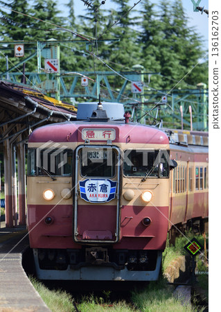 越後心跳鐵道455系列車，採用國鐵塗裝。 136162703