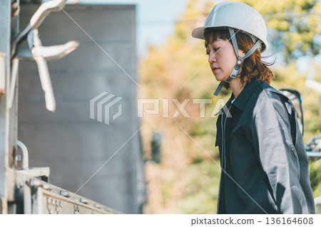 truck driver, female, lady 136164608