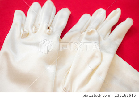 婚禮手套 136165619