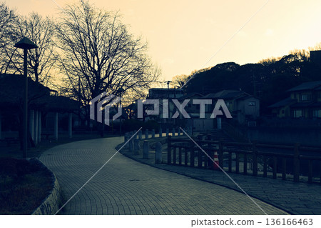 清晨的本町公園，千葉市中央區 136166463