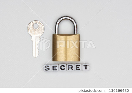 秘密字母珠子和鎖和鑰匙 秘密字母珠子和鎖和鑰匙 136166480