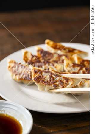 Pan-fried gyoza Pan-fried gyoza 136166502