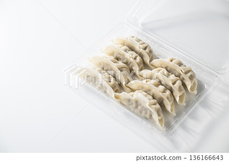 Chilled gyoza Chilled gyoza 136166643
