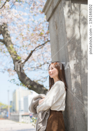 Women enjoying sightseeing 136166802