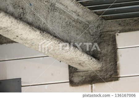 Fireproof coating on steel frame 136167006