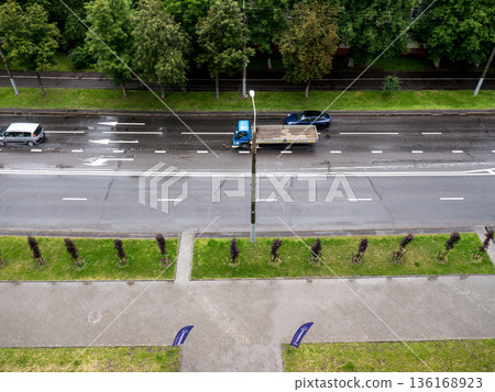 The Architecture road backgrounds and cars. Rain.View from above. The Architecture road backgrounds and cars. Rain.View from above. 136168923