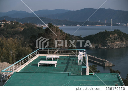 【西卡扎基阿瑪菲】 海景籠罩著鄉村小鎮 136170350
