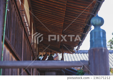 [Mii-dera Temple] Scenery of a historic temple 136171212