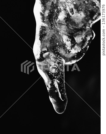 Pointing Down, Ice Finger (rahumono20260128090143) Pointing Down, Ice Finger (rahumono20260128090143) 136173976