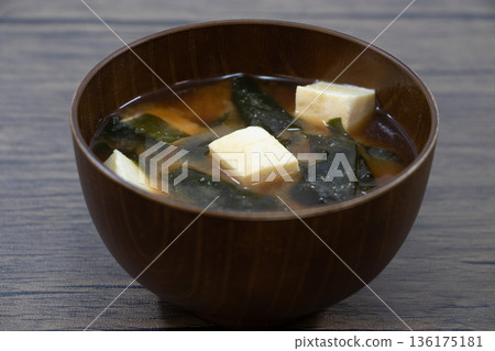 味噌湯 136175181
