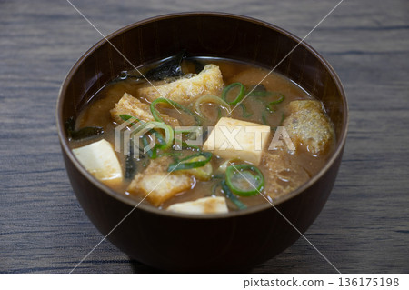 味噌湯 136175198