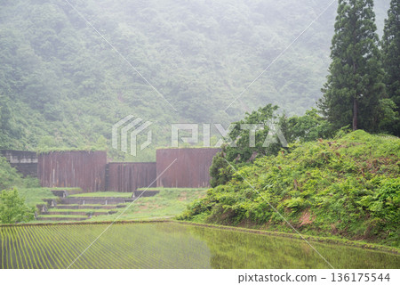 【豐澤埼埼大壩】雨中聳立的埼埼大壩 【豐澤埼埼大壩】雨中聳立的埼埼大壩 136175544
