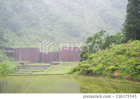 【豐澤埼埼大壩】雨中聳立的埼埼大壩 【豐澤埼埼大壩】雨中聳立的埼埼大壩 136175545