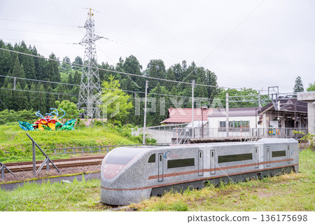 [Matsudai Station] Hokuhoku Line Limited Express Hakutaka Monument 136175698