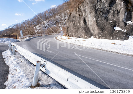 Snowy midwinter scenery of Nikko Irohazaka and mountains Snowy midwinter scenery of Nikko Irohazaka and mountains 136175869