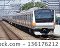 中央線列車行駛中 136176212