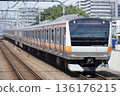 中央線列車行駛中 136176215