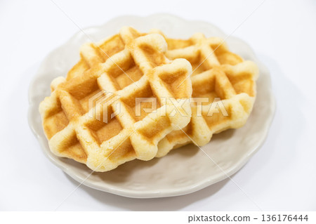 Waffle Waffle 136176444