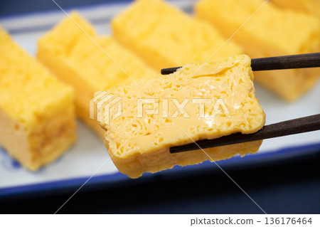 Thick-baked egg Thick-baked egg 136176464