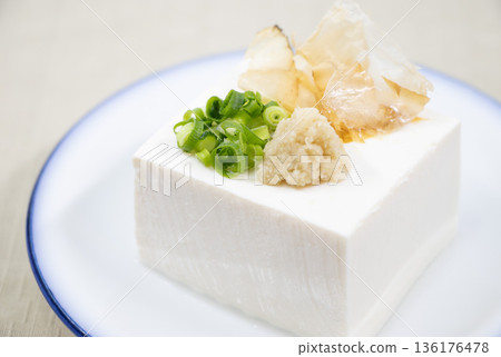 cold tofu 136176478