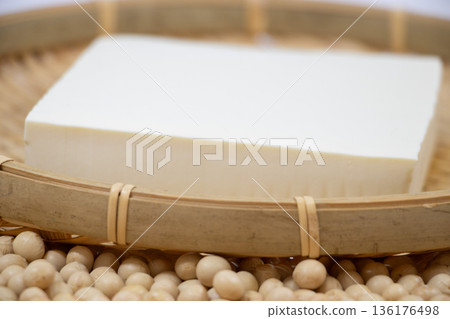 絲綢豆腐 136176498