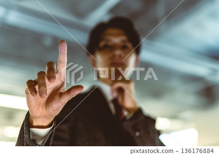 用手指掌控未來 136176884