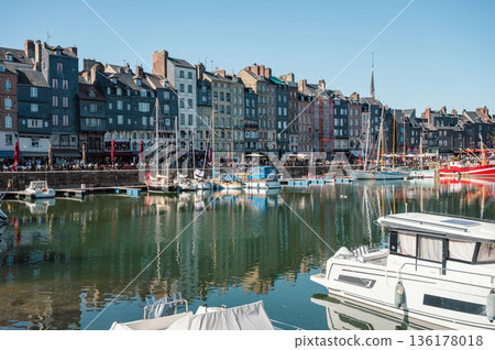Charming street in Honfleur, Normandy, France 136178018