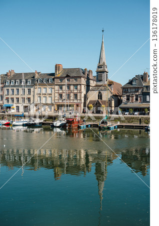Charming street in Honfleur, Normandy, France 136178019