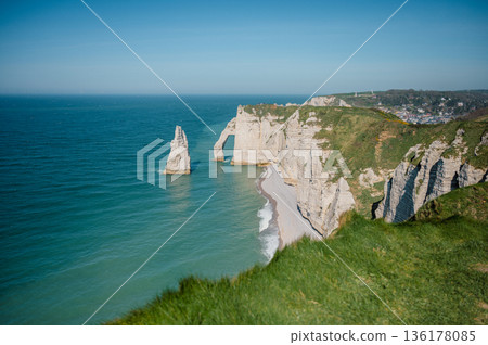 Cliffs and Waters of Etretat Cliffs and Waters of Etretat 136178085
