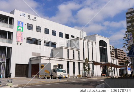 Tokaido Main Line Nada Station building Tokaido Main Line Nada Station building 136178724