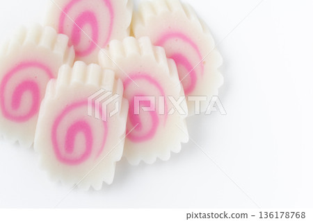 Close-up of sliced naruto rolls 136178768