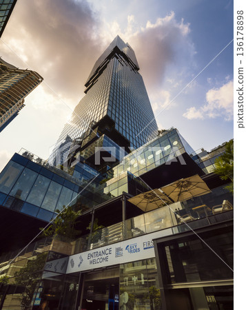 MahaNakhon，曼谷，一棟摩天大樓在曼谷，泰國 136178898