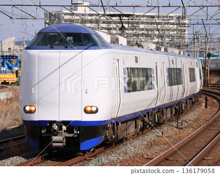 271 Series Haruka Express train passing through Kishibe Station 136179058