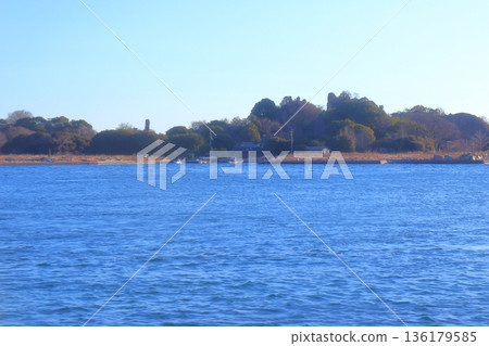 瀨戶內海中的小洋島港和村莊，如今只剩下一戶人家（志久群島） 136179585