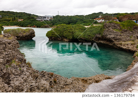冬日的仁橋海洋庭園。從觀景台上眺望宮古島海景。 136179784