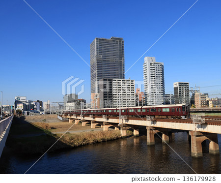 阪急9000系列車經過淀川 136179928