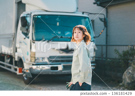 女生 女孩 女性 136181429