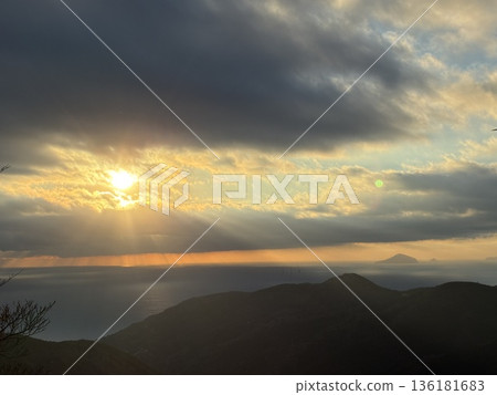 美麗的日出 美麗的日出 136181683