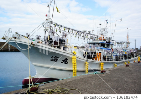 魷魚漁船 魷魚漁船 136182474