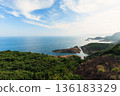 日本海岸線全景，碧海藍天，懸崖峭壁。 136183329