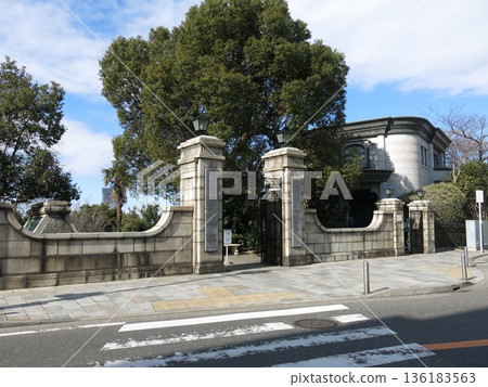 橫濱外國人公墓山手門（正門）和博物館（展覽室） 136183563