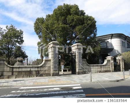 橫濱外國人公墓山手門（正門）和博物館（展覽室） 136183564