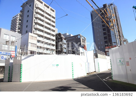 Redevelopment has begun at the west exit of Itabashi Station on the Saikyo Line Redevelopment has begun at the west exit of Itabashi Station on the Saikyo Line 136183692