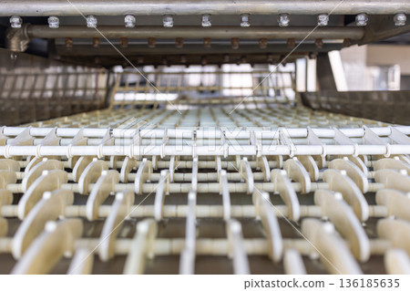 適用於餐廳和其他場所的商用洗碗機裝載口 適用於餐廳和其他場所的商用洗碗機裝載口 136185635