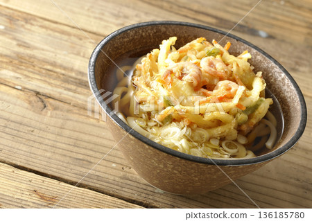 Shrimp and vegetable tempura udon 136185780