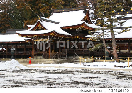 據說「若要參拜伊勢，就當參拜多賀。我是伊勢與多賀之子。」滋賀神社（多賀大社） 136186100