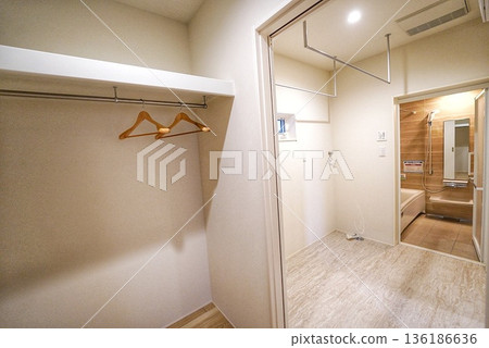 衣櫥、更衣室、浴室 136186636