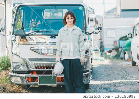 女生 女孩 女性 136186992